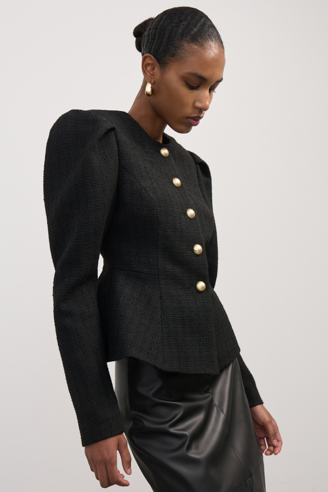 Жакет с баской из твида