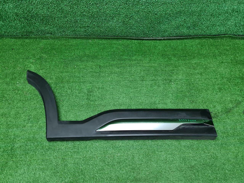 Накладка двери задняя правая Geely Okavango 23-нв