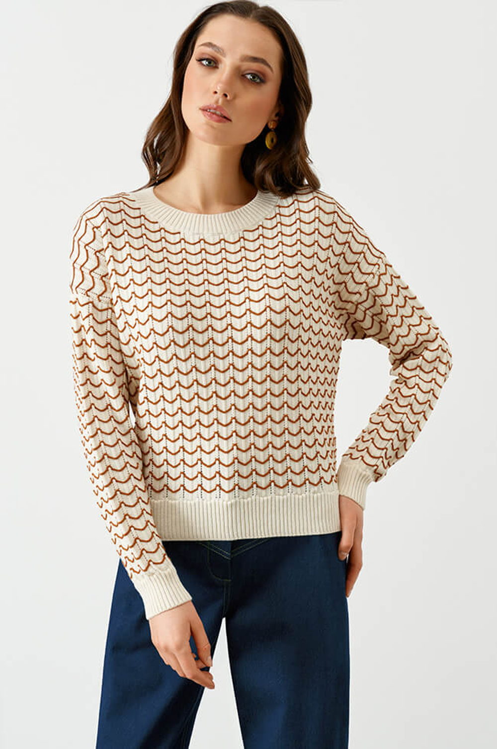 22758 Джемпер женский (молочный / св.каштановый)