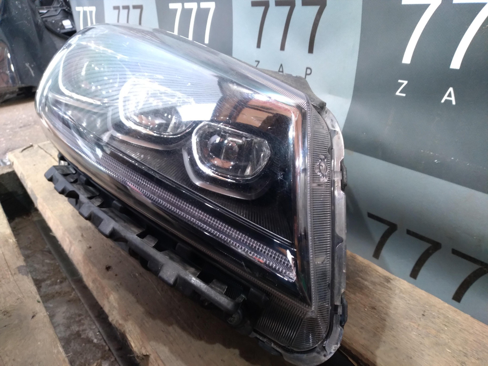 Kia Sorento 3 Prime Фара правая оригинал целая 92102c5600