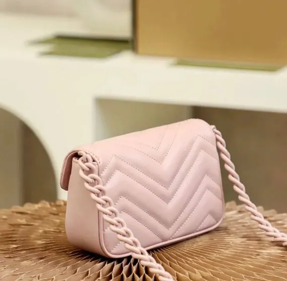 Поясная сумка Gucci с логотипом GG Marmont светло-розовый