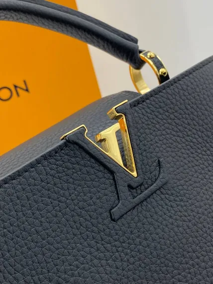 Сумка для женщин Louis Vuitton Capucines BB черный