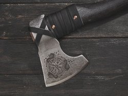 Топор "Руны", рукоять комель берёзы (морилка)