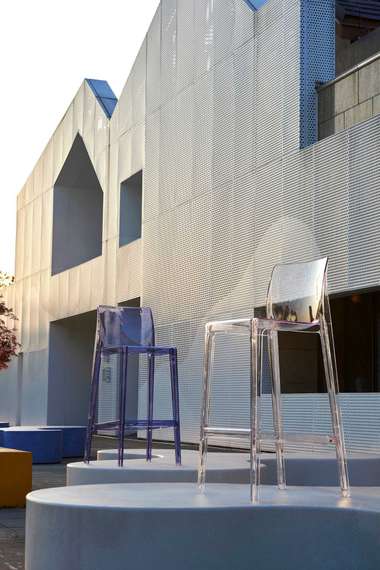 Полубарный стул Ghost прозрачный