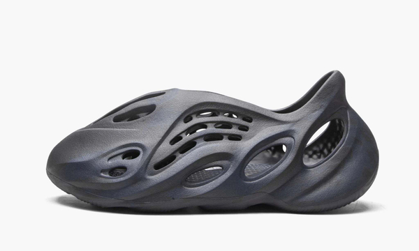 Yeezy Foam RNNR "Mineral Blue"