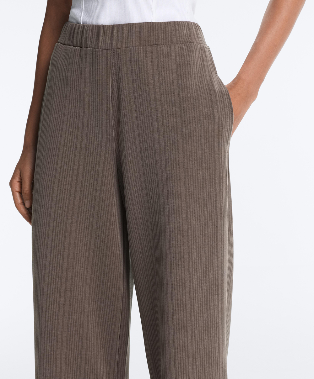 OYSHO Прямые брюки с асимметричной полосой и модалом, серо-лиловый