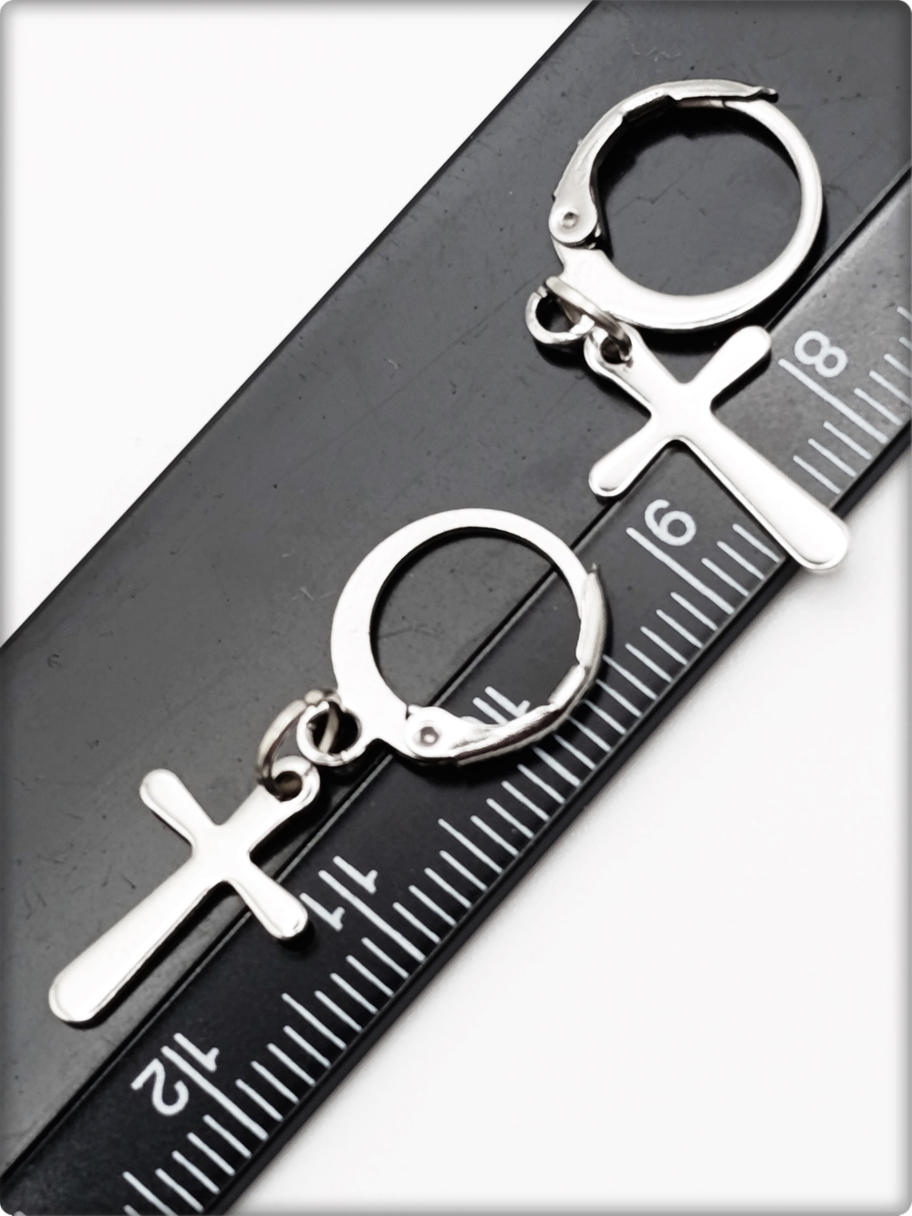 Серьги кольца "Кресты" для пирсинга ушей стальные.