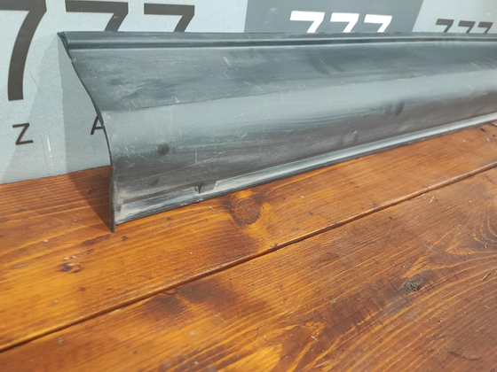 Накладка двери передней правой Mazda CX-5 2 (KF) 17-нв Б/У Оригинал KB7W51RA1