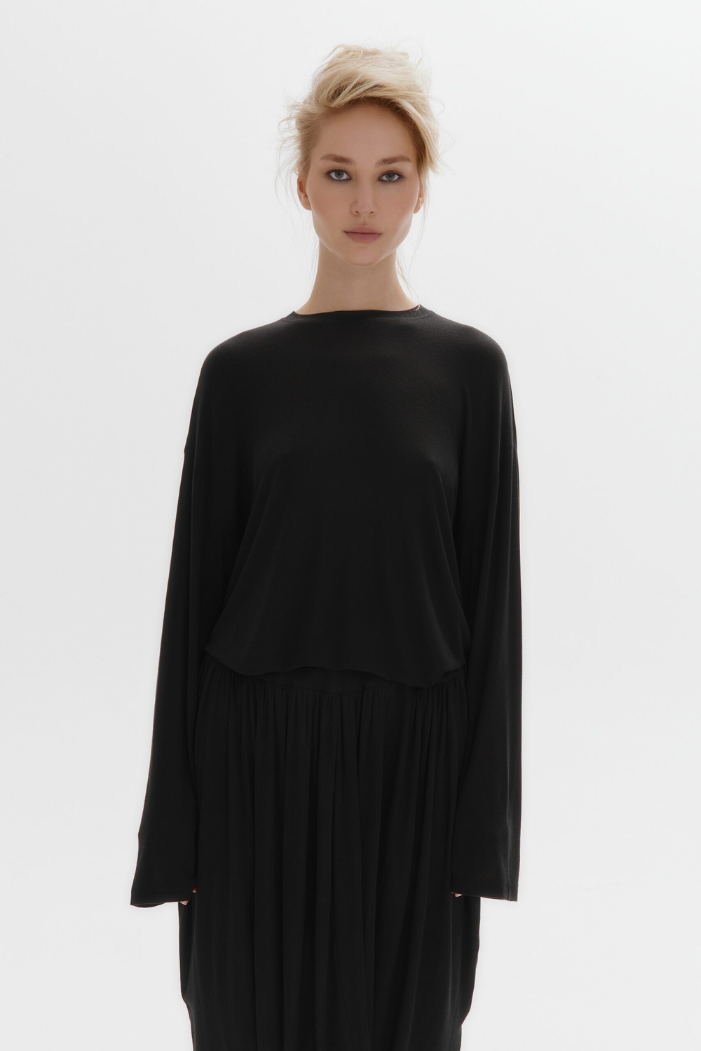 Тонкий трикотажный лонгслив с шерстью