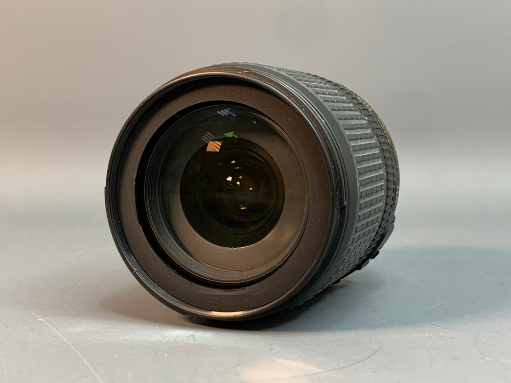 Nikon 18-105mm 3.5-5.6G AF-S ED DX VR Nikkor с дефектом