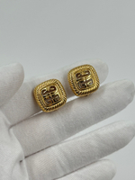 Миниатюрные клипсы с лого Givenchy