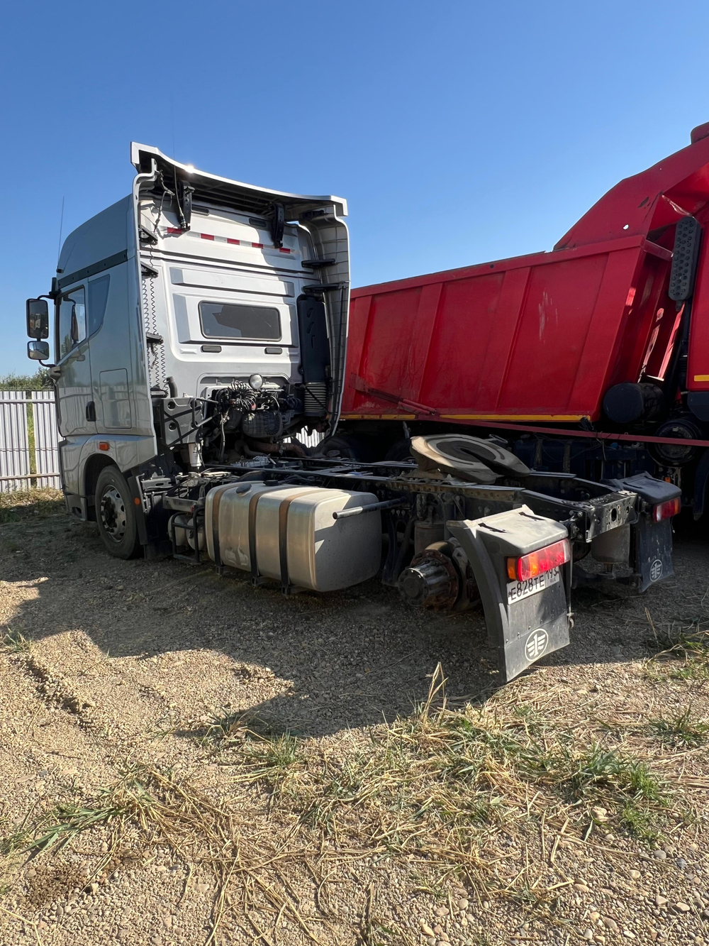 FAW JH6 4x2 Седельный тягач CA4180P25K15E5A80 (Дизельный, 11,6 л, 453 л.с., АТ)