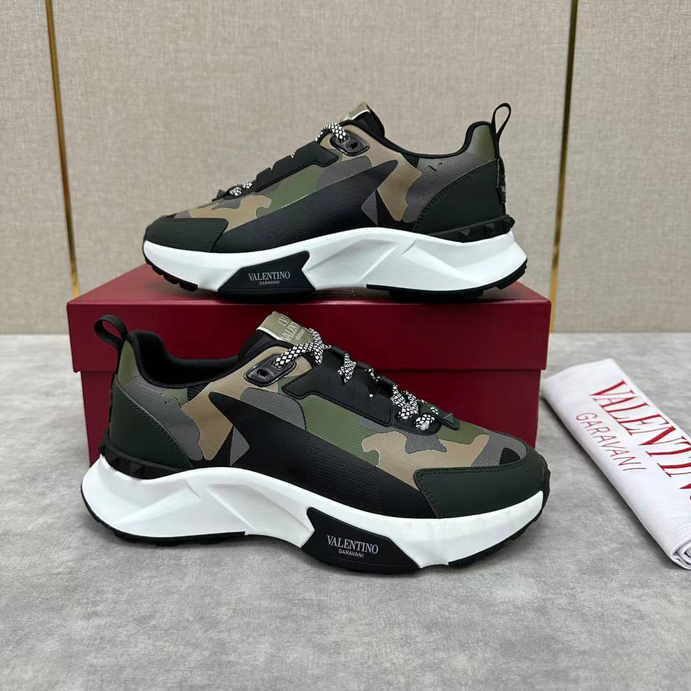 Кроссовки Valentino