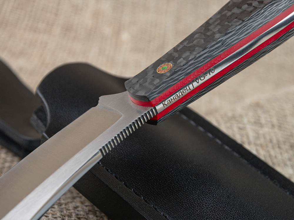 Нож для бушкрафта "Канадец", сталь VG-10/Elmax, рукоять карбон (красный спейсер)