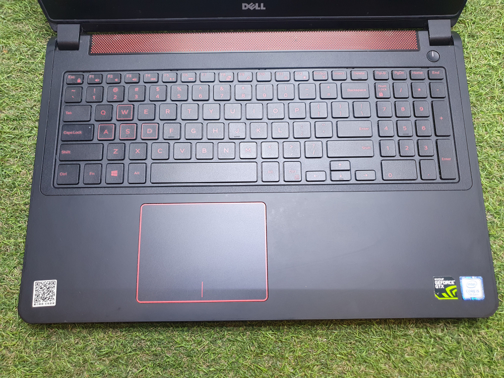 Ноутбук Dell i5-7/8Gb/GTX 1050 4Gb/FHD/Inspiron 15-5577