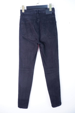 Джинсы скинни ZARINA в модном оттенке 42 размер