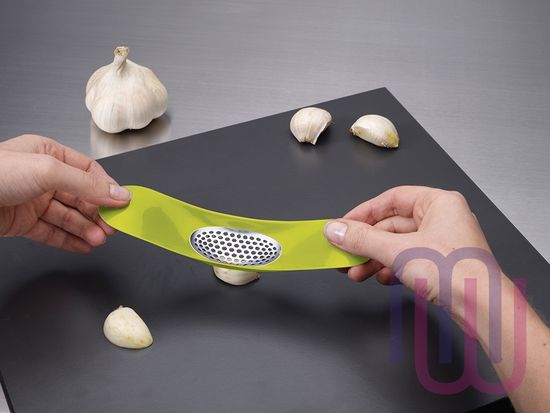 Пресс для чеснока Joseph Joseph Rocker™ металлик