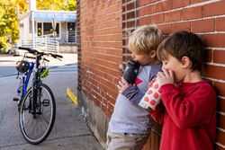 Термокружка Klean Kanteen TKWide Twist Cap 12oz (355 мл) Strawberries