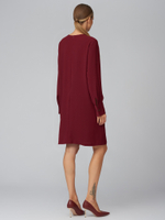 Платье прямое с вырезом "капля"