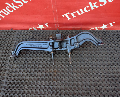 Кронштейн пневморессоры правый