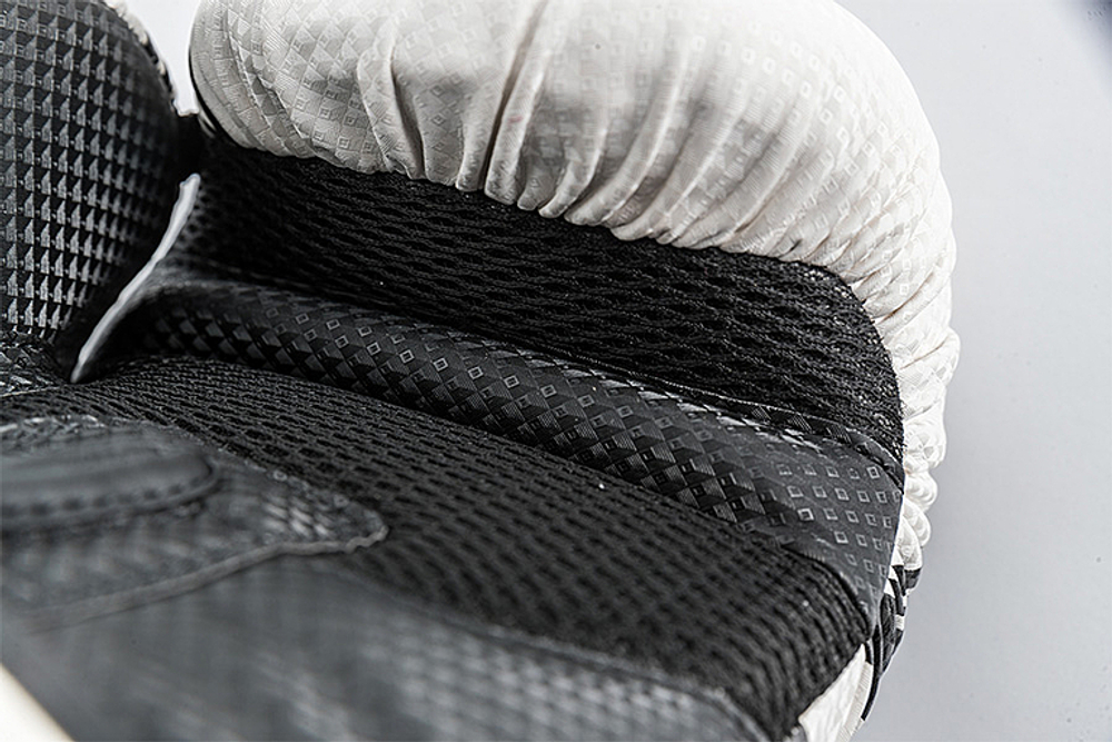 UFC PRO Performance Rush 16 Oz - белые