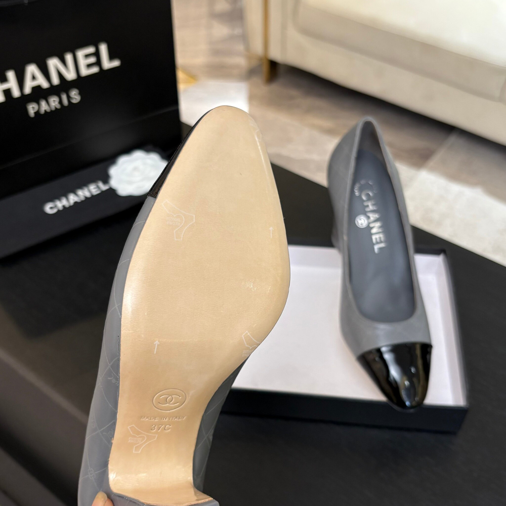 Chanel Pumps