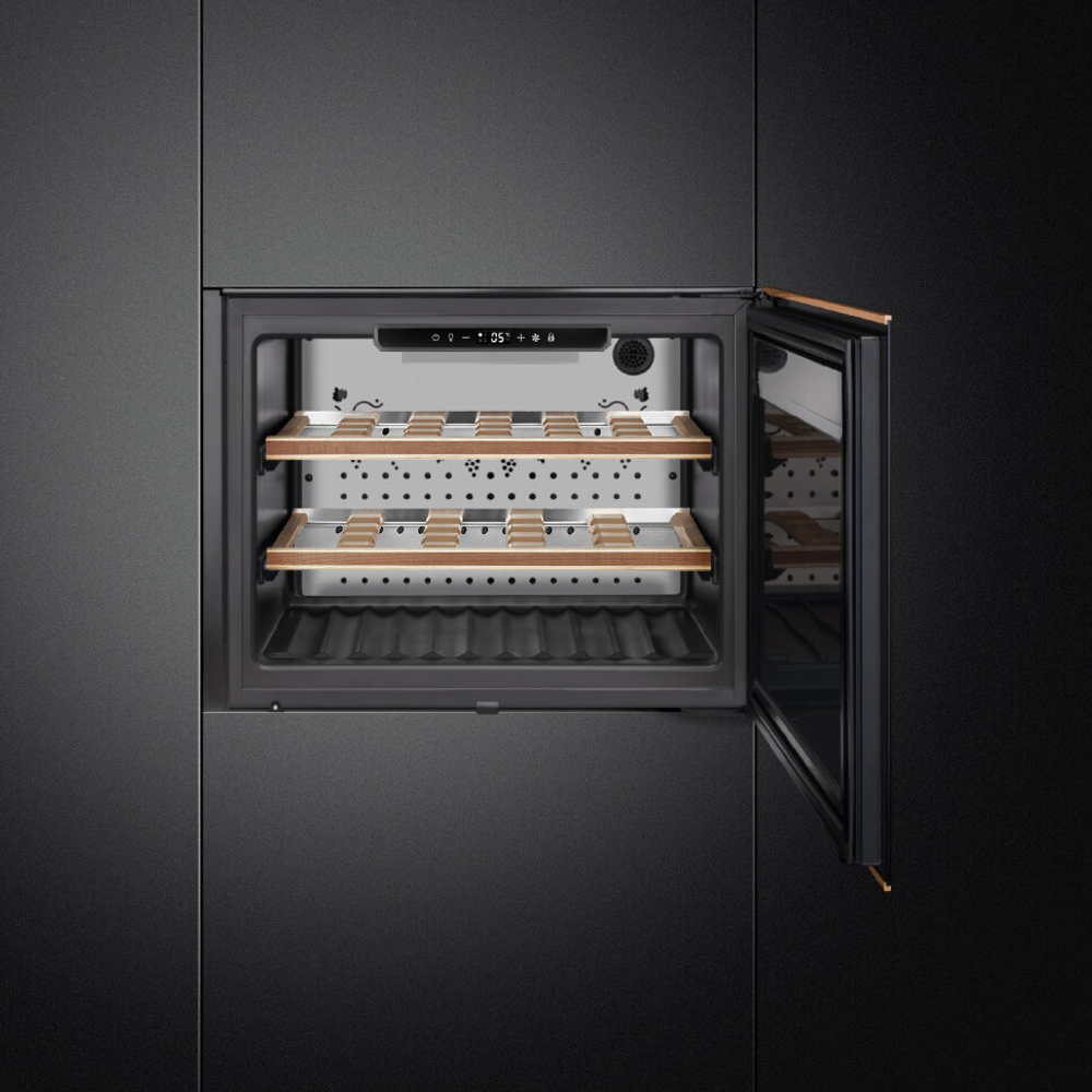 Холодильный шкаф для вина встраиваемый Smeg CVI621NR3