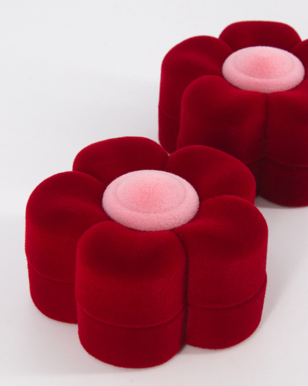 Флокированный футляр в форме цветочка для ювелирных украшений