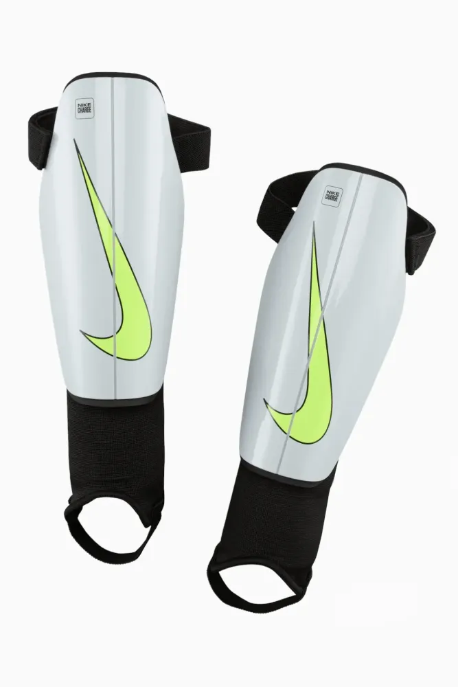 Футбольные щитки Nike Charge - зеленый
