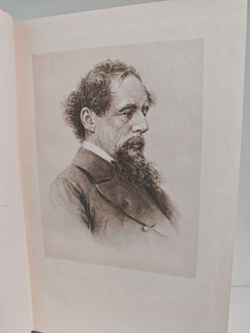 Чарльз Диккенс. Собрание сочинений в тридцати томах. Том 1. Очерки Боза. Мадфогские записки