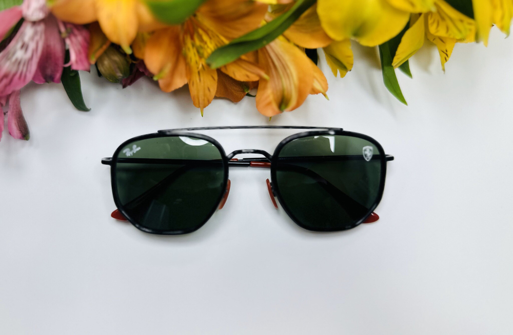 Солнцезащитные очки Ray-Ban
