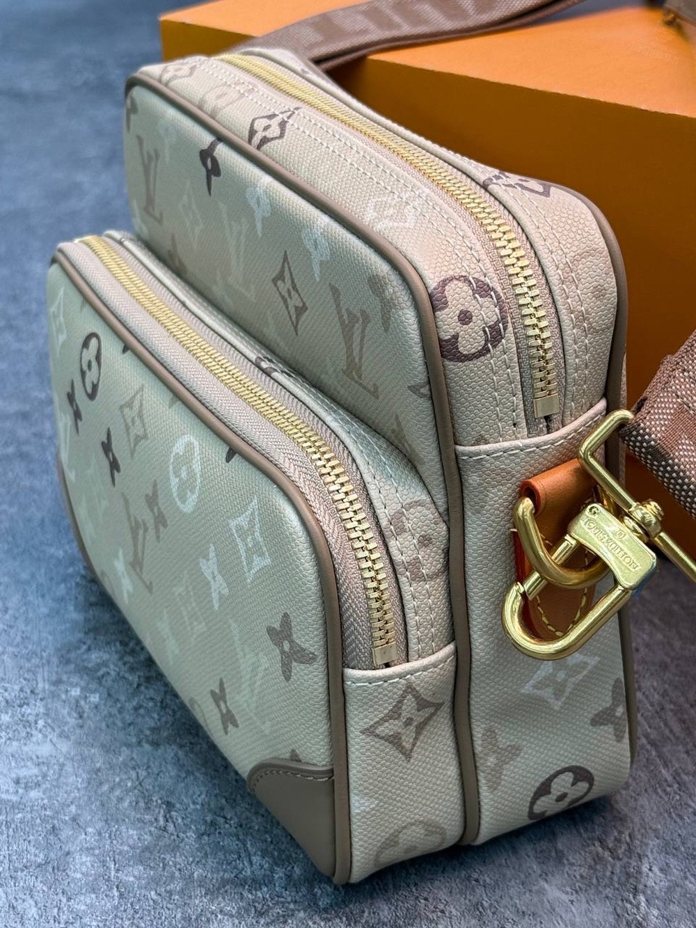Сумка через плечо Louis Vuitton Nil G77