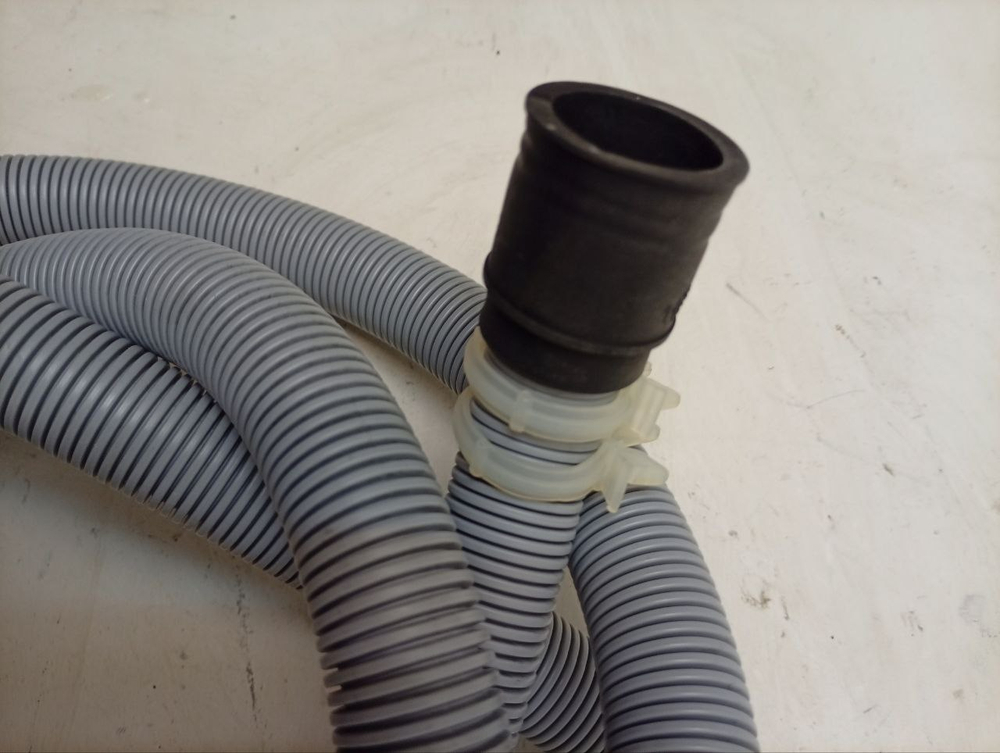 WAE20443OE кт16 Сливной шланг для стиральных машин Bosch Siemens 354124 б/у