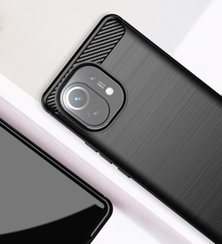 Чехол черного цвета для Xiaomi Mi 11, серия Carbon от Caseport