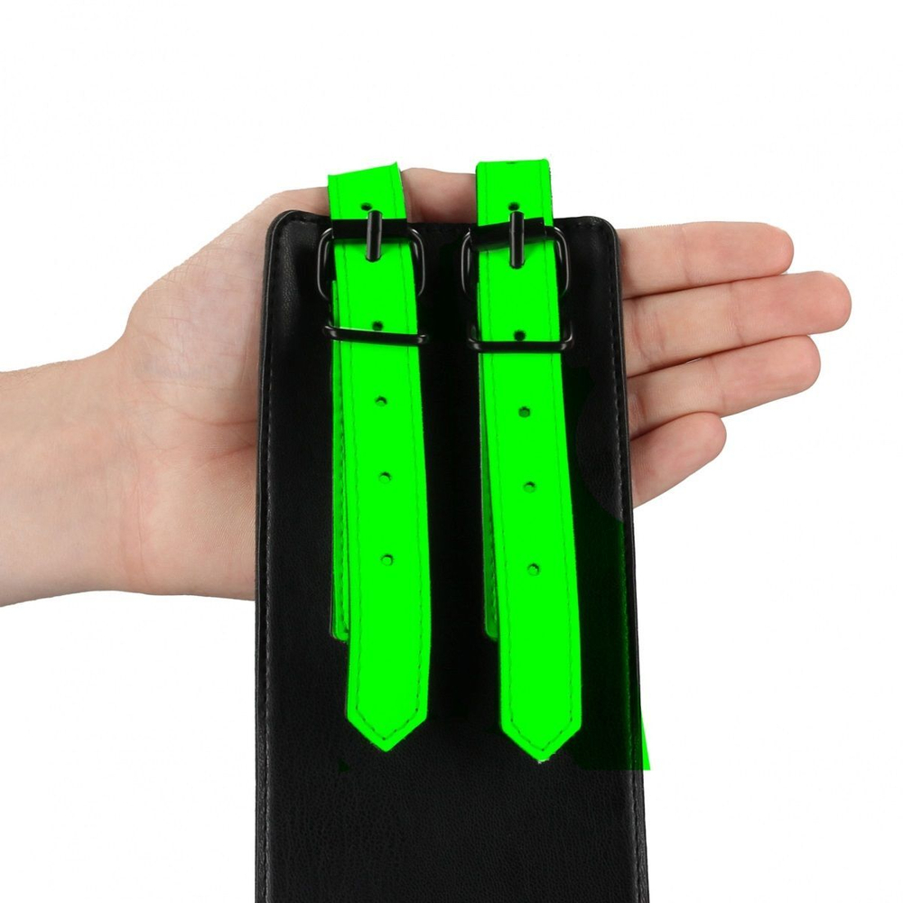 Набор для бондажа Thigh Cuffs with Belt and Handcuffs - размер S-M (Размер: S-M) (Цвет: черный с зеленым)