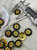 Пуговицы Гучч. золотые в черном обрамлении эмаль