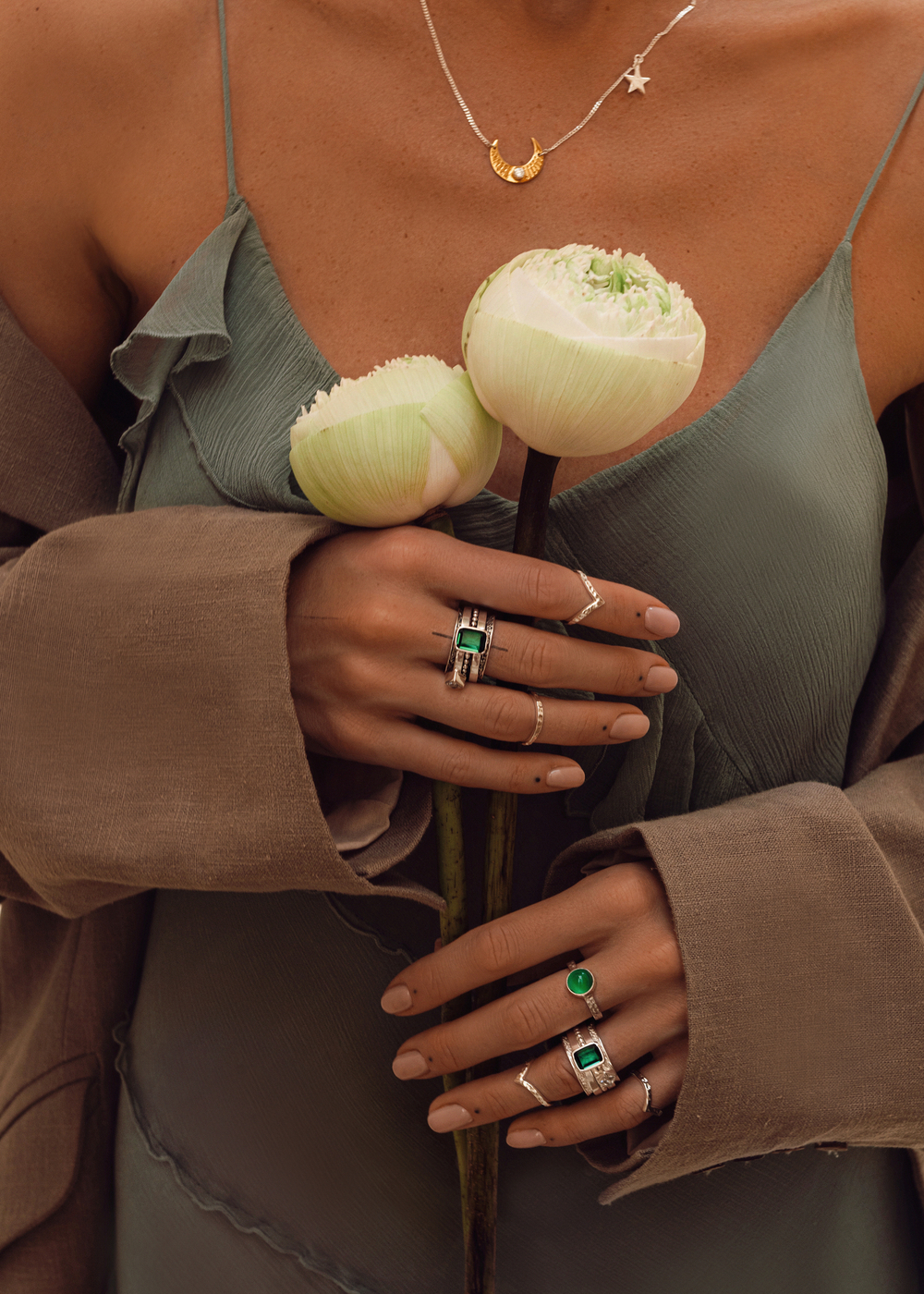 Кольцо «Мозаик» раф прямоугольный с зеленым турмалином и ромбом белый циркон  c чернением