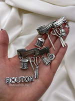 Брошь серебристая в форме "Портновского Метра" с подвесками