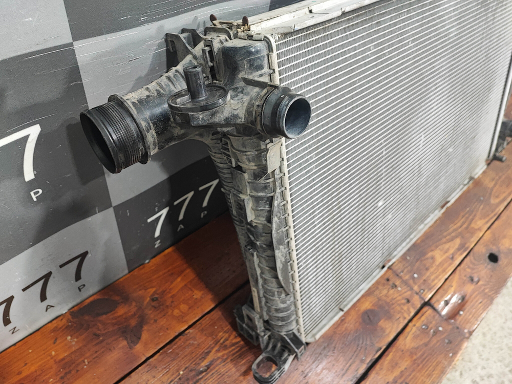 Радиатор + интеркулер Audi Q7 (4M) 15-нв Б/У Оригинал 8W0121251AB