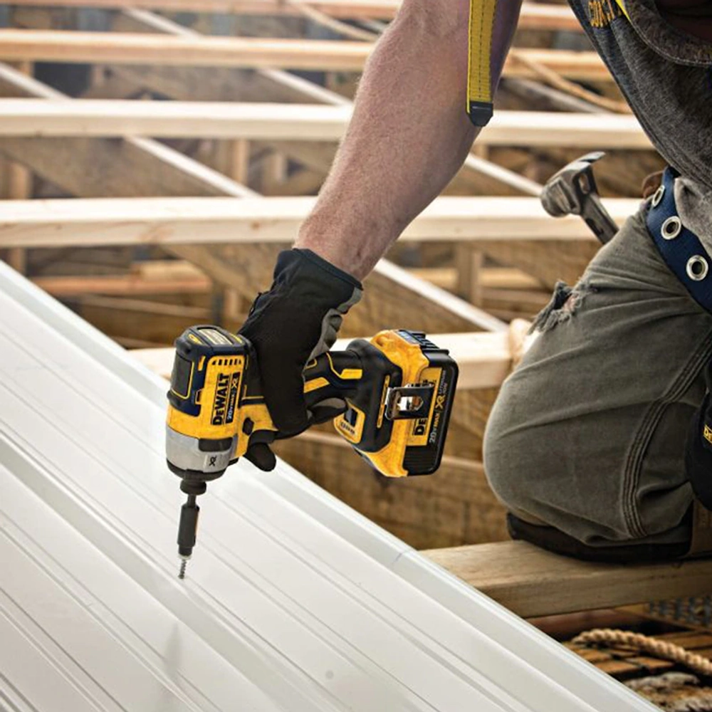 DeWalt DCF887D2 шуруповерт аккумуляторный бесщеточный (2 x 2 Ач, ЗУ)