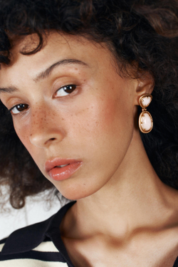 ZARA СЕРЬГИ С КАМНЯМИ И СТРАЗАМИ, ЗОЛОТИСТЫЙ