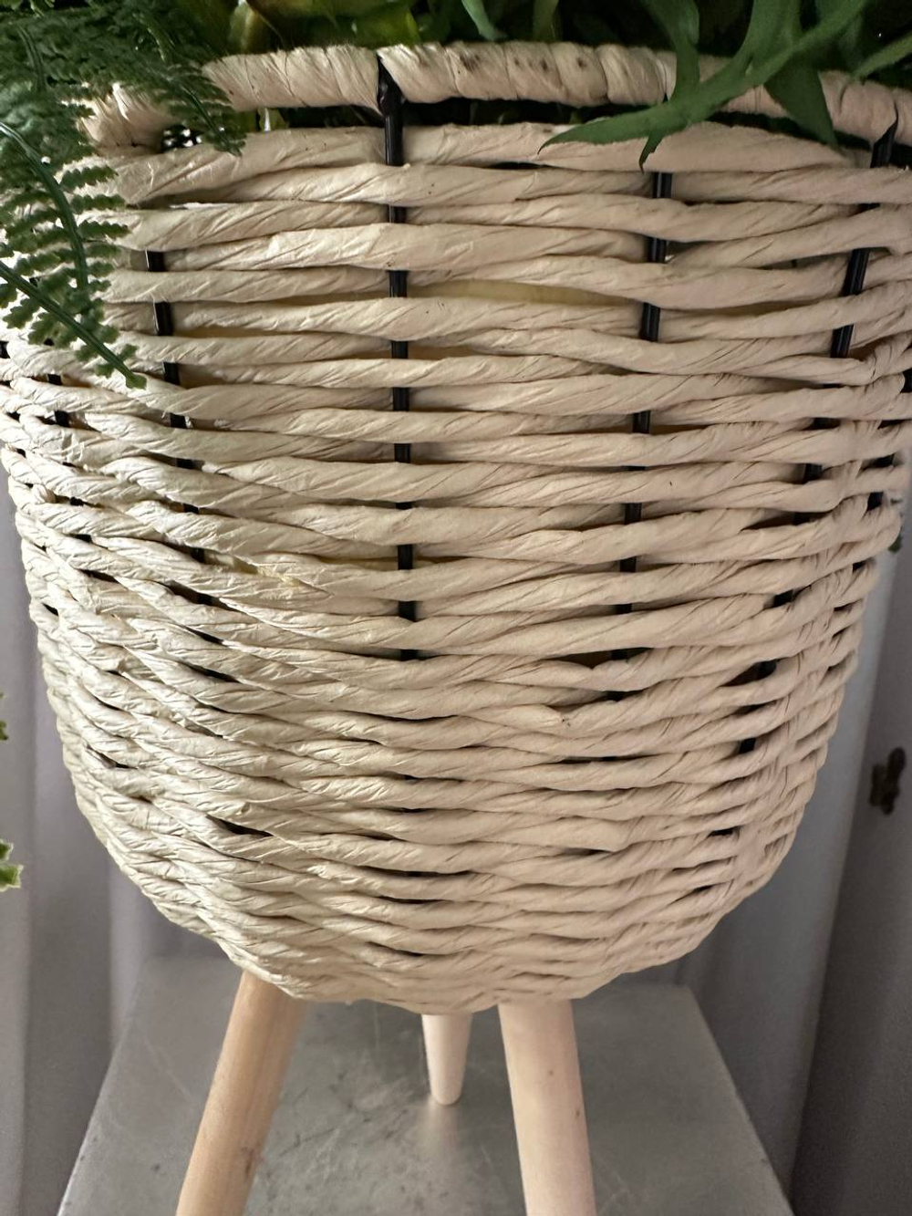 Микс растений в кашпо на ножках, в-68 см