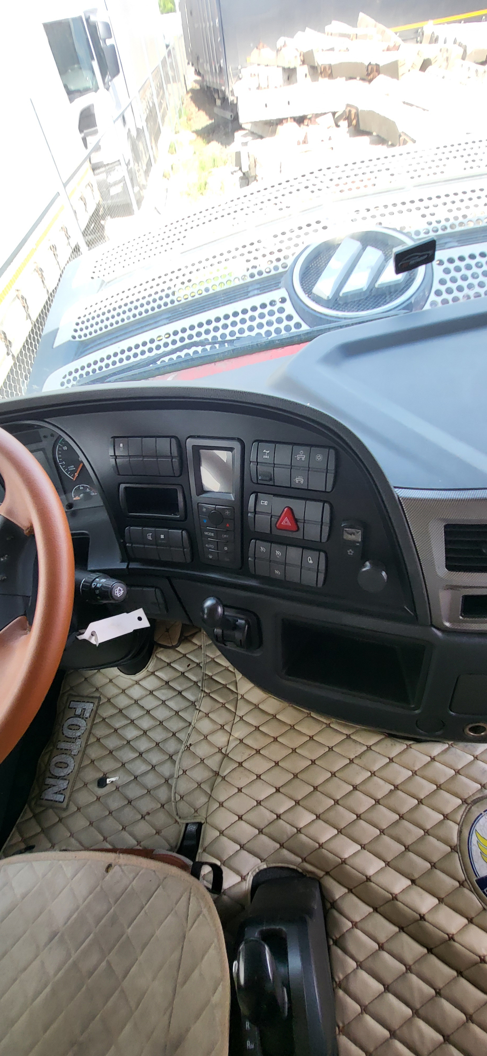 Foton AUMAN 4x2 Седельный тягач EST A 1846 AMT (Дизельный, 11,8 л, АТ, 470 л.с.)