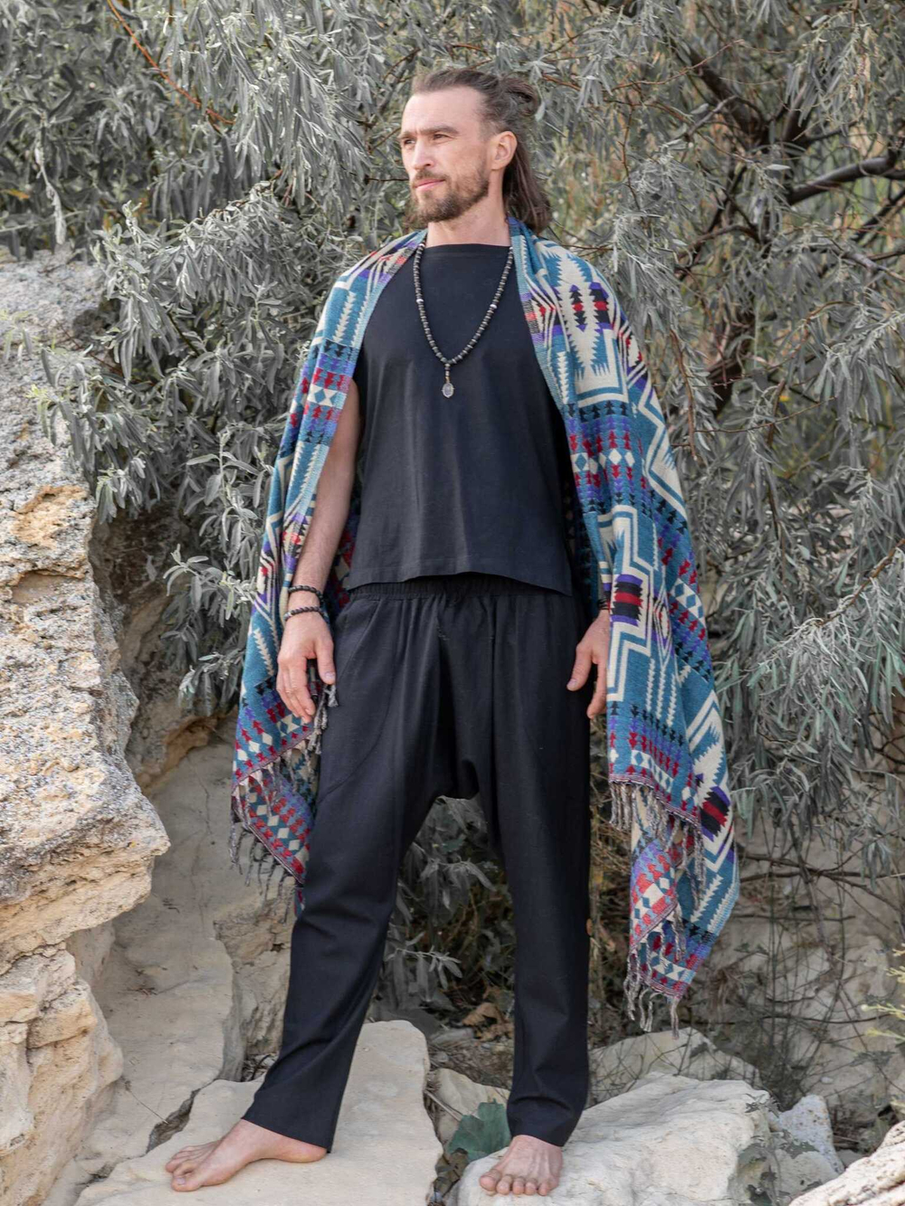 Палантин теплый с орнаментом Навахо