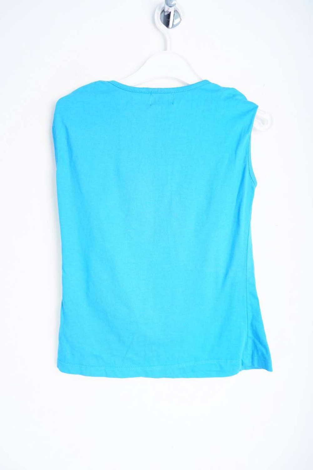 Футболка Futurino практичная, визуально на 10 лет