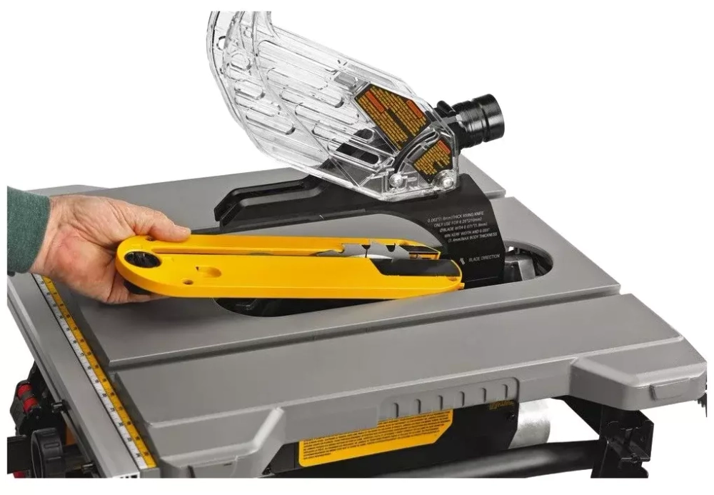 Настольная пила DeWalt 1850вт, 210х30 мм DWE7485