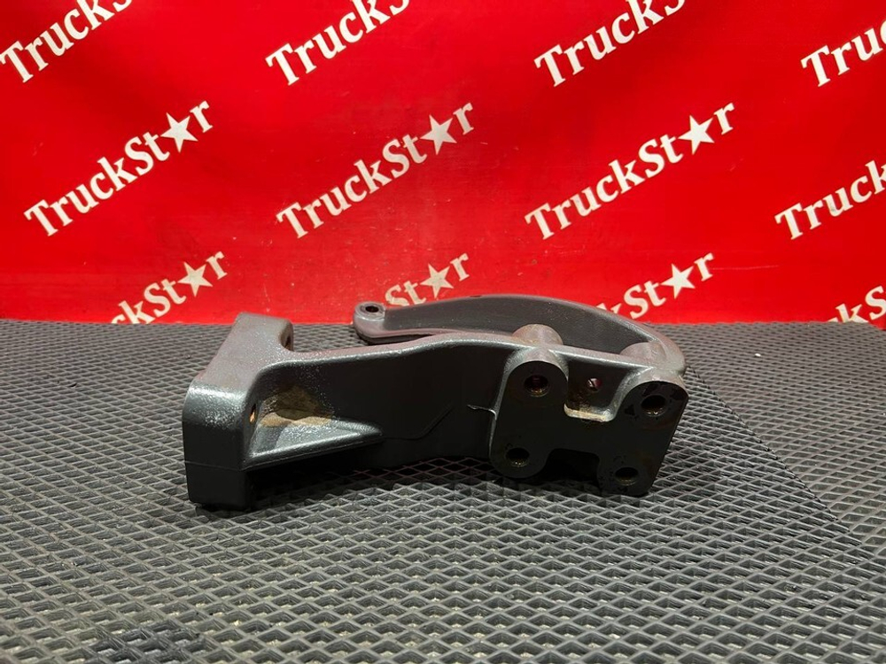 Кронштейн кабины правый