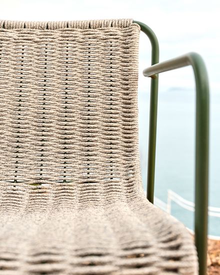 Полубарный стул Maurina из зелёной оцинкованной стали и экрю и серого шнура 64,5 см Испания 