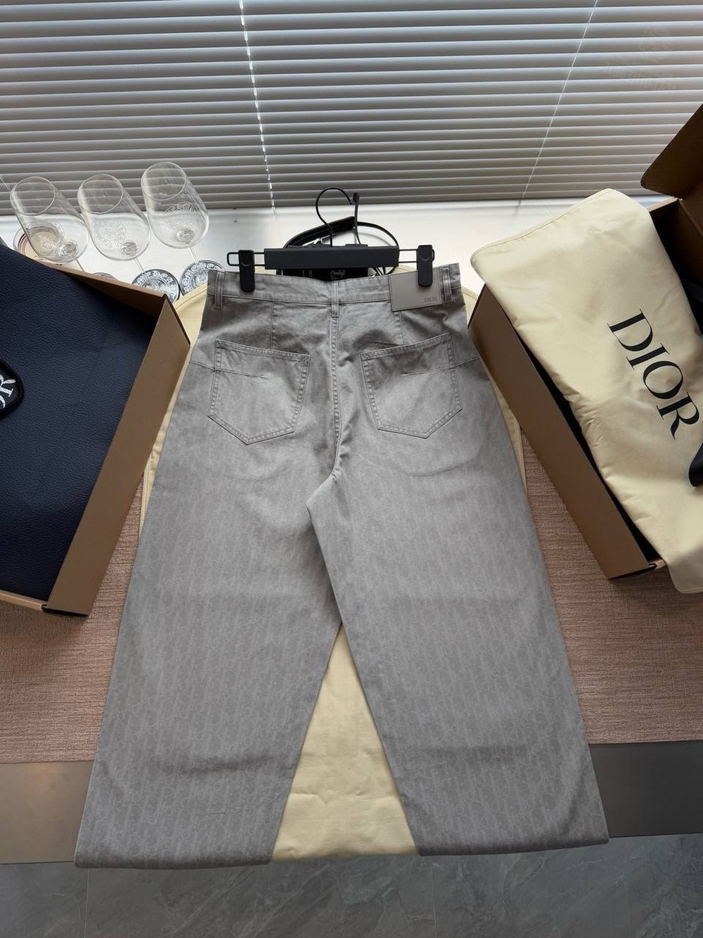 Джинсовый костюм Christian Dior