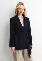 Классический пиджак с поясом синий